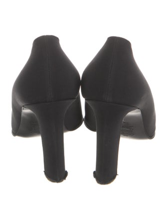Yves Saint Laurent Pumps