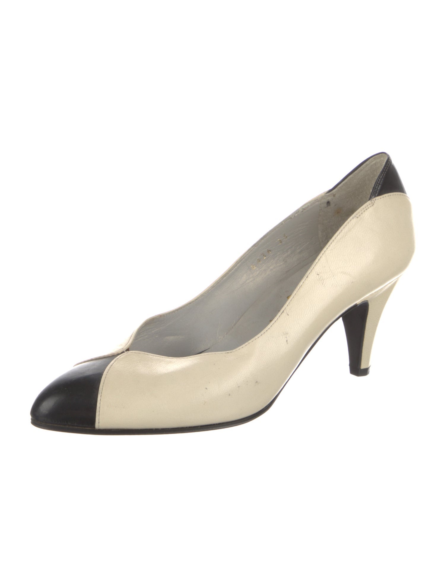 Yves Saint Laurent Leather Pumps