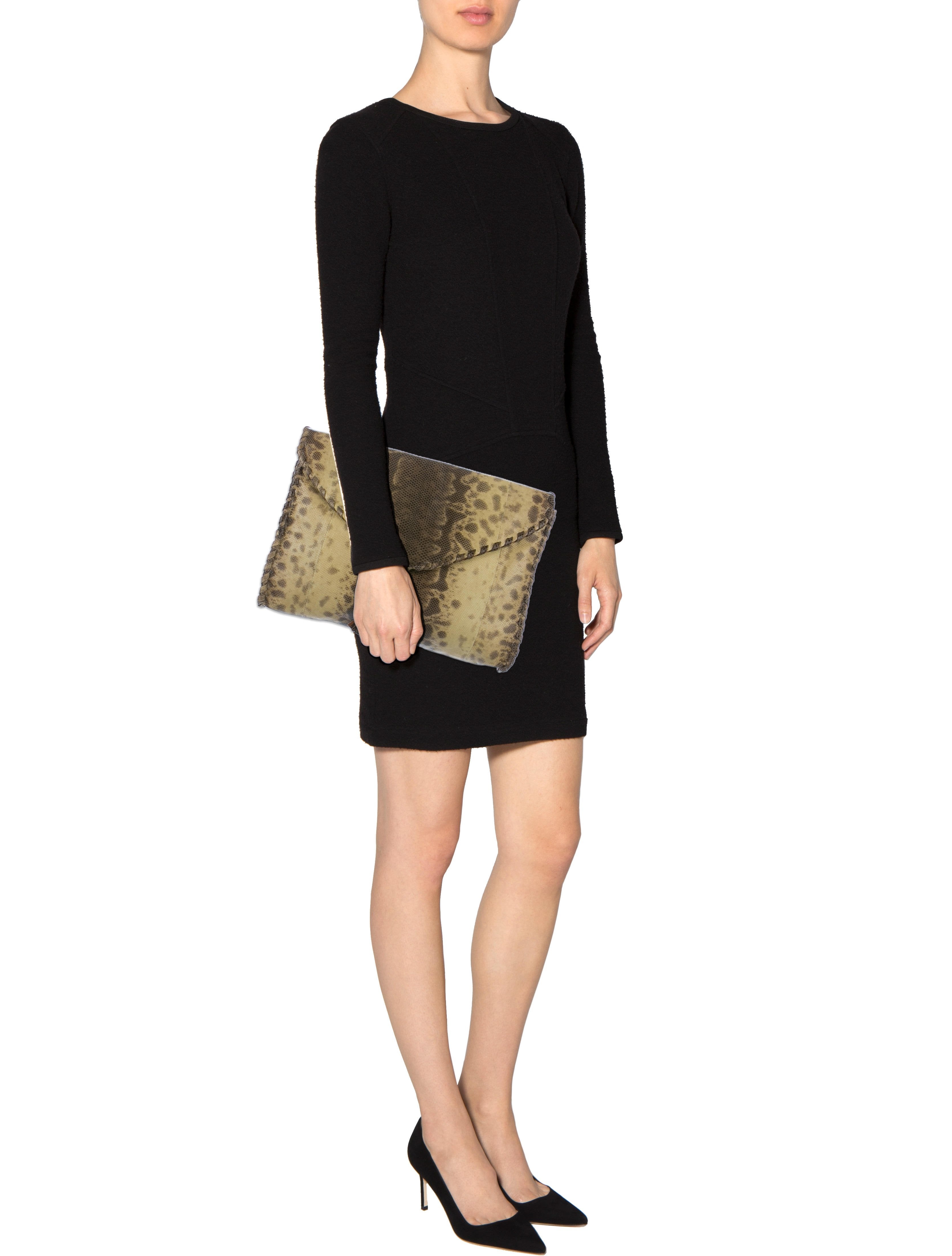 karung portfolio clutch