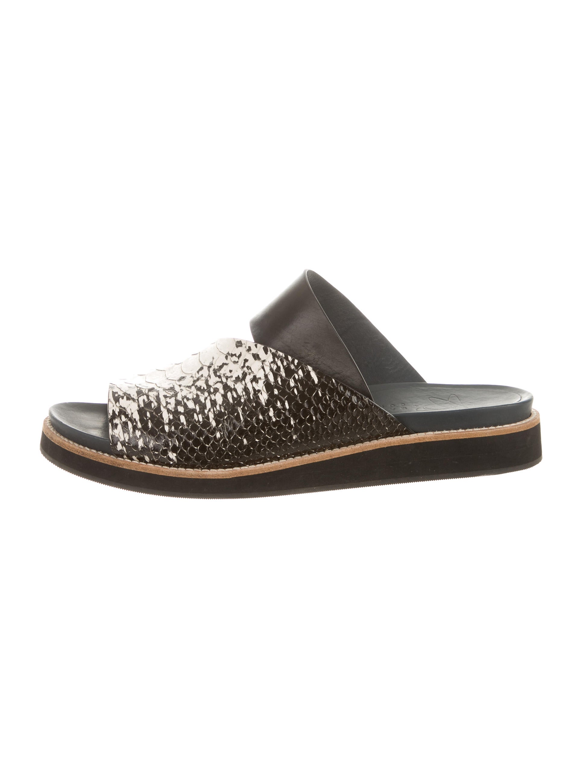 zero shoes sandals zero cornejo embossed leather sandals shoes zero shoes sandals zero cornejo embossed leather sandals shoes