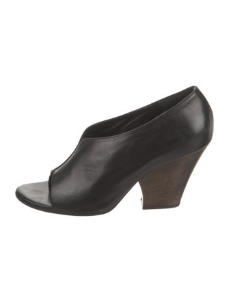 Zero + Maria Cornejo Leather Sandals