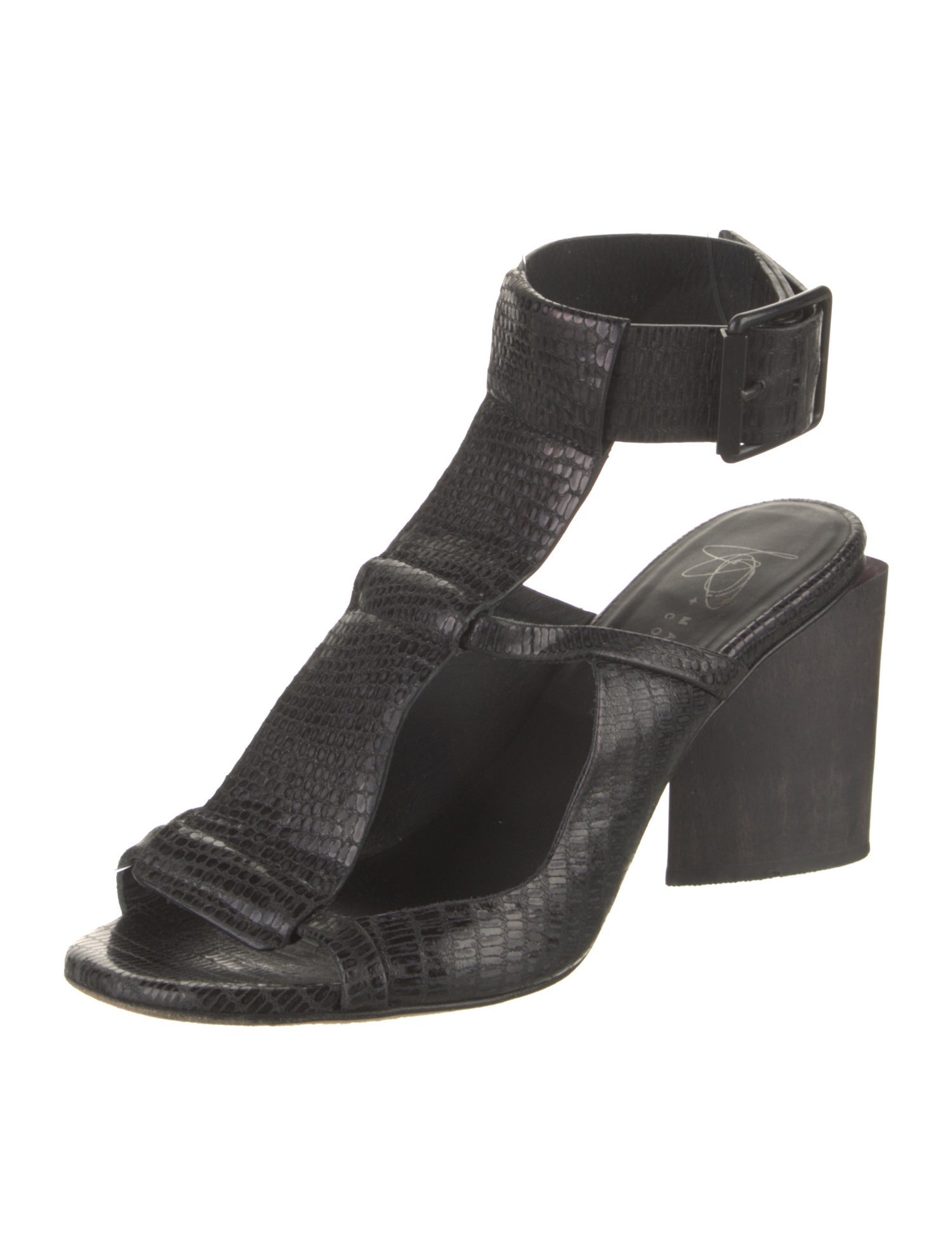 Zero + Maria Cornejo Leather T-Strap Sandals