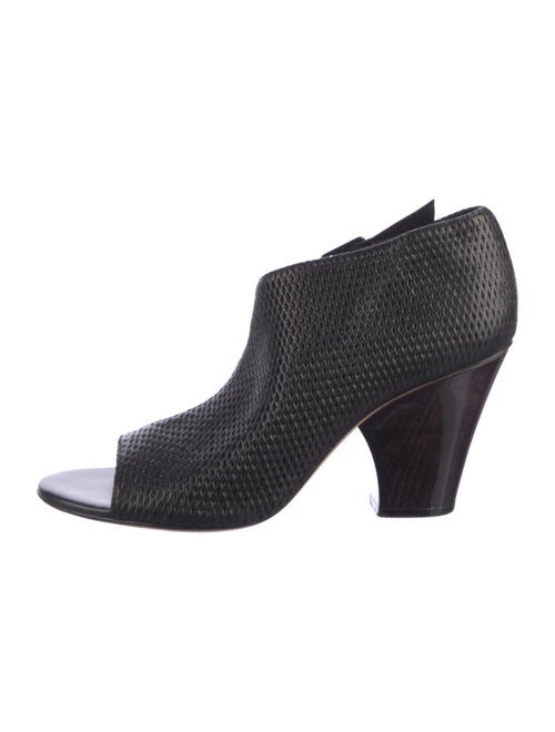 Zero + Maria Cornejo Leather Sandals