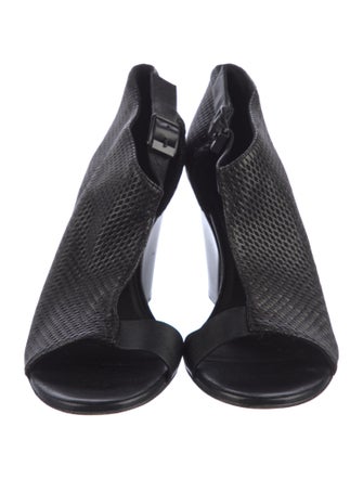 Zero + Maria Cornejo Leather Sandals