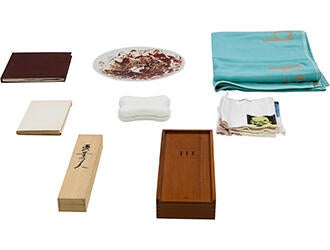 Sculpture & Objects 8-Piece Peter Norton Family Christmas Art Project Items